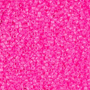 Miyuki Delica DB2035 11/0 Perles cylindriques/tubes en cristal doublées de fraises sauvages lumineuses, 5 ou 10 g