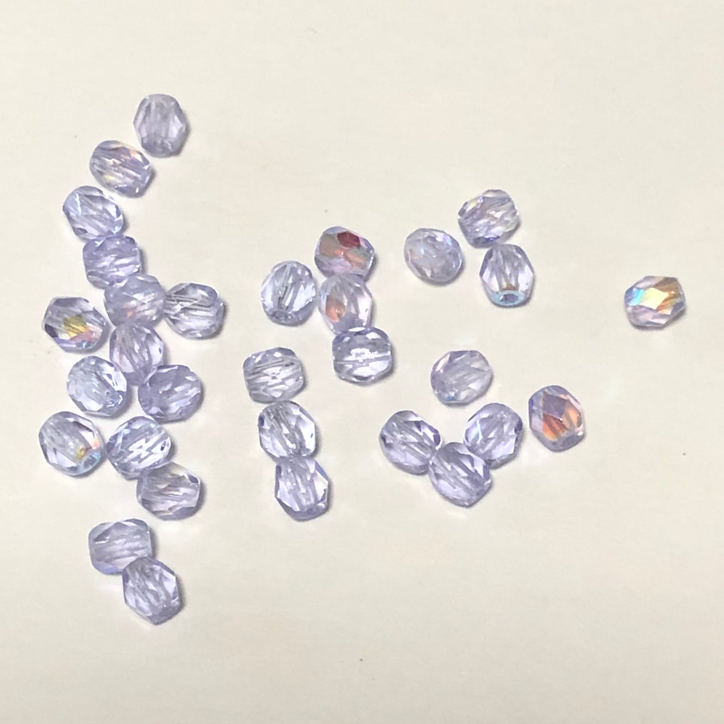 České ohňově leštěné levandule AB fazetové skleněné korálky, 4 mm, 12 nebo 30 korálků