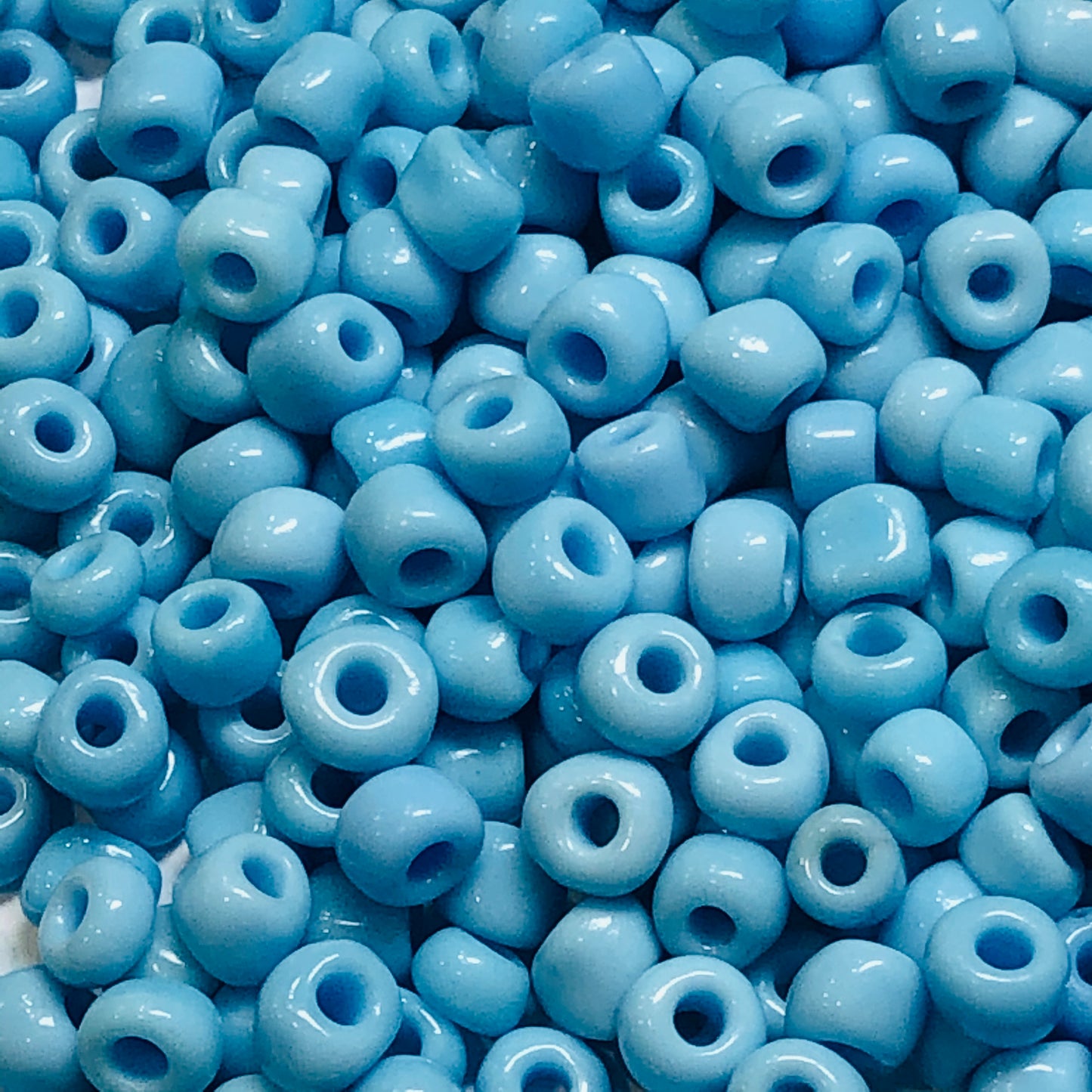 6/0 Nuances de perles de graines bleu clair opaques - 3, 5 ou 10 g