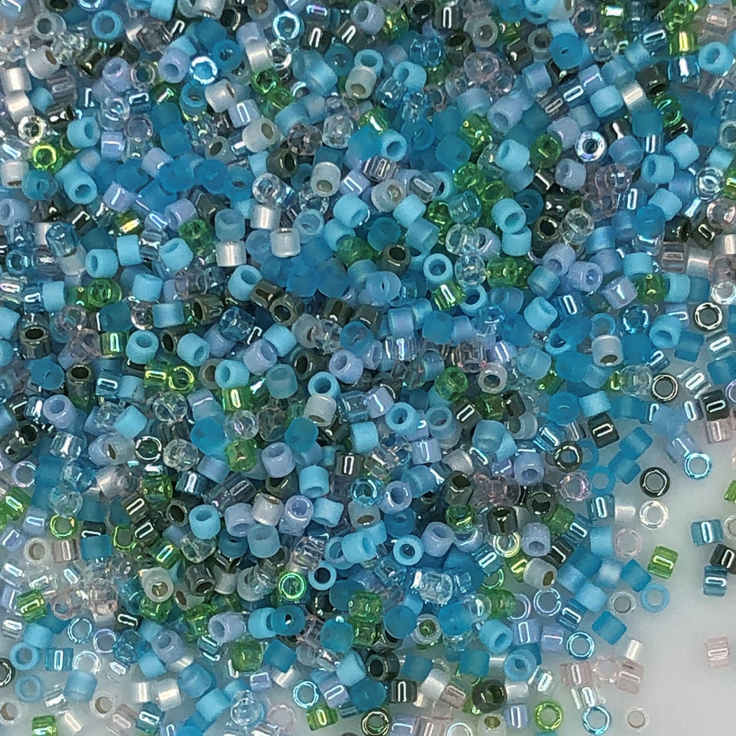 Miyuki Delica DB-MIX08 11/0 Serenity Mix Cylindre/Tube Perles - 5 ou 10 g