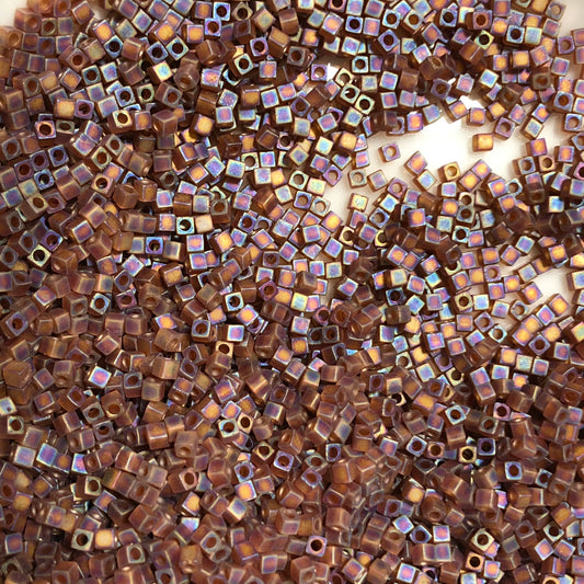 Miyuki Cube SB18-134FR 1,8 mm matný průhledný tmavý topaz AB korálky - 5 nebo 10 g