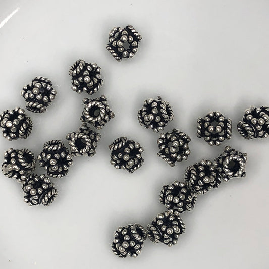 Perles métalliques de lanterne de Bali plaquées argent antique, 6,5 mm - 19 perles