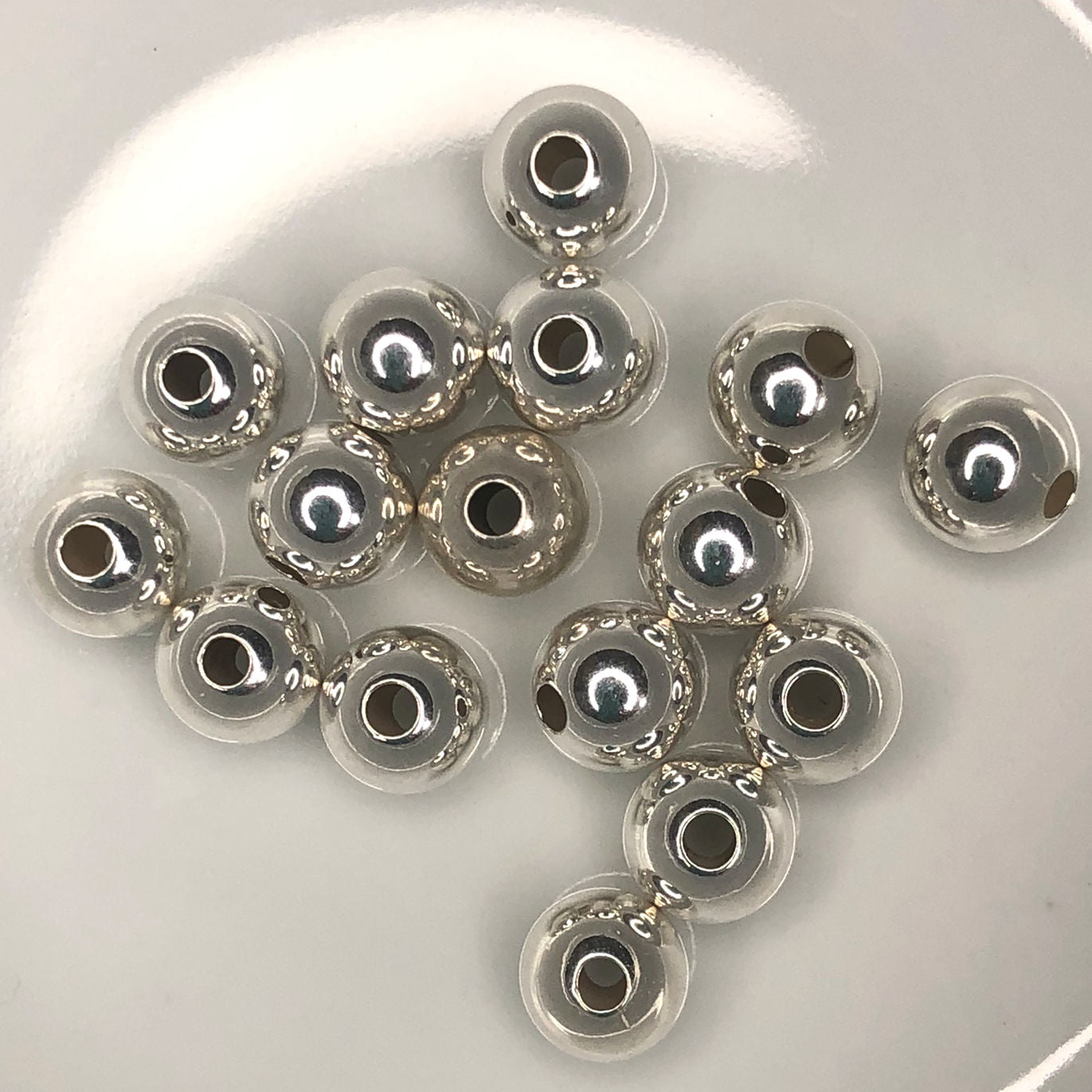 Perles rondes en métal plaqué argent, 8 mm - 16 perles