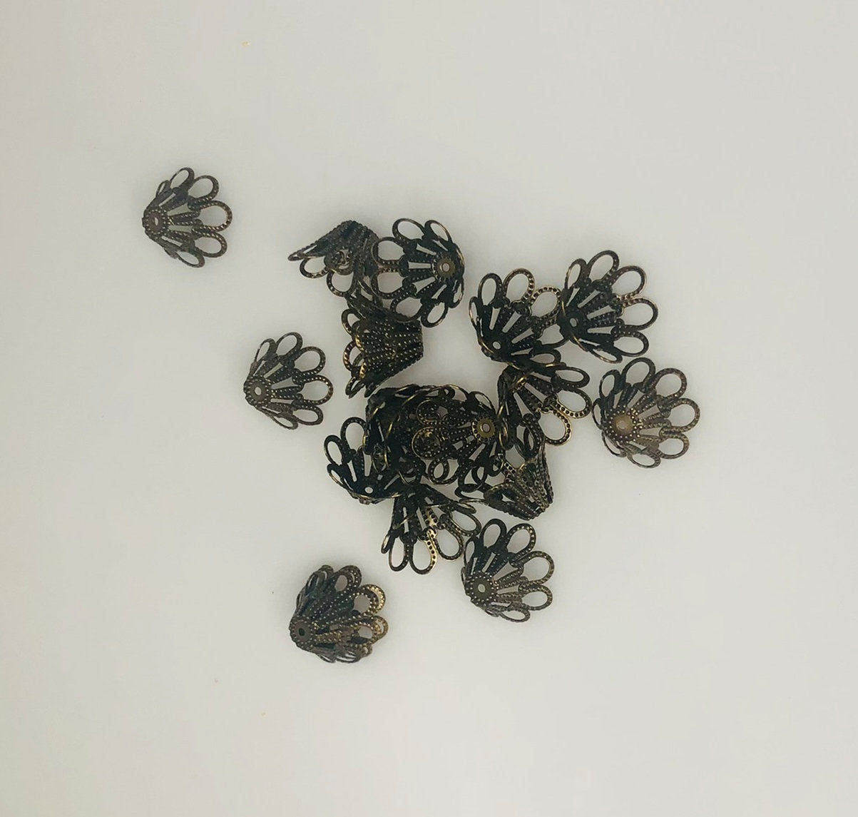 Fancy Basket Capuchons de perles en laiton plaqué or antique, 14 x 8 mm, convient aux perles de 14 à 18 mm - 2 capuchons