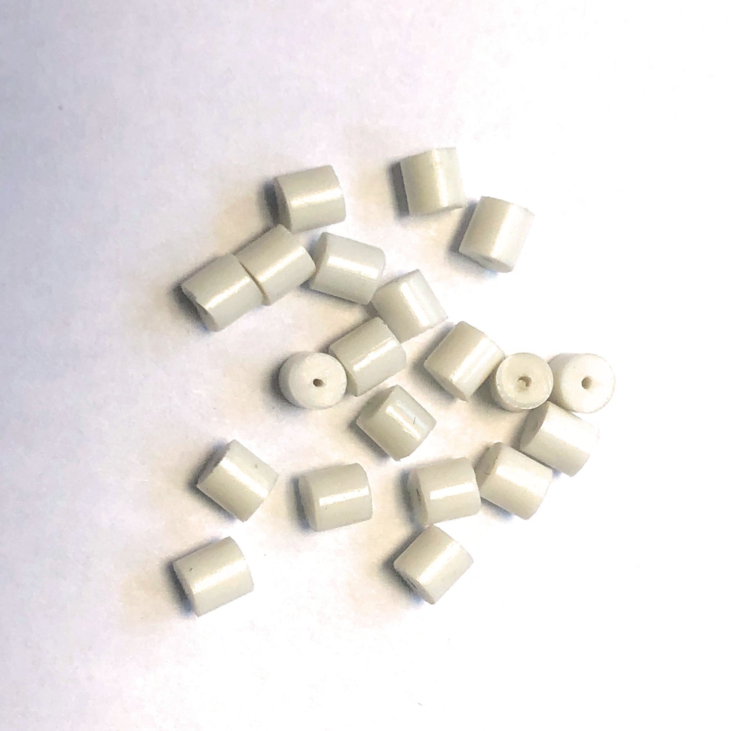 Arrêts / Bouchons de boucles d'oreilles en silicone - Cylindriques ou ondulés - Blanc, Blanc cassé ou Transparent - 20 Bouchons