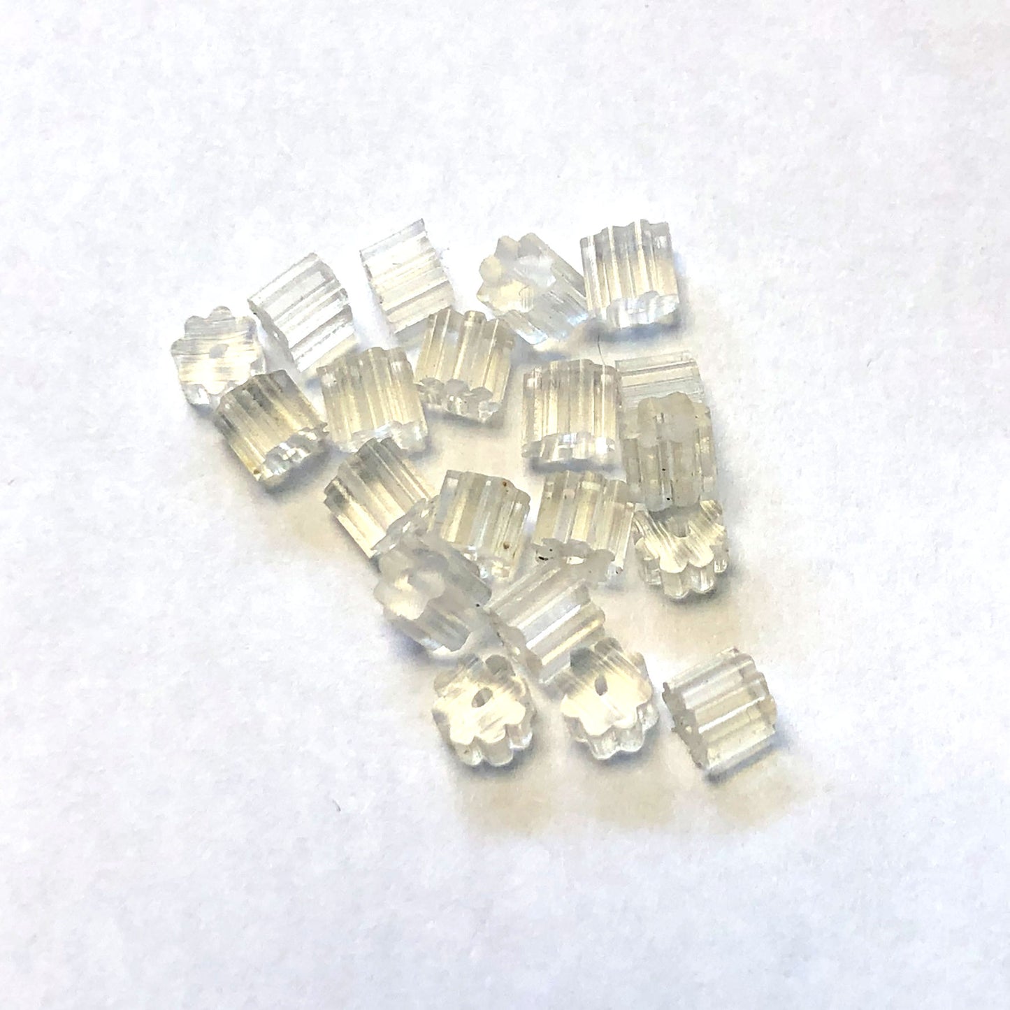 Arrêts / Bouchons de boucles d'oreilles en silicone - Cylindriques ou ondulés - Blanc, Blanc cassé ou Transparent - 20 Bouchons