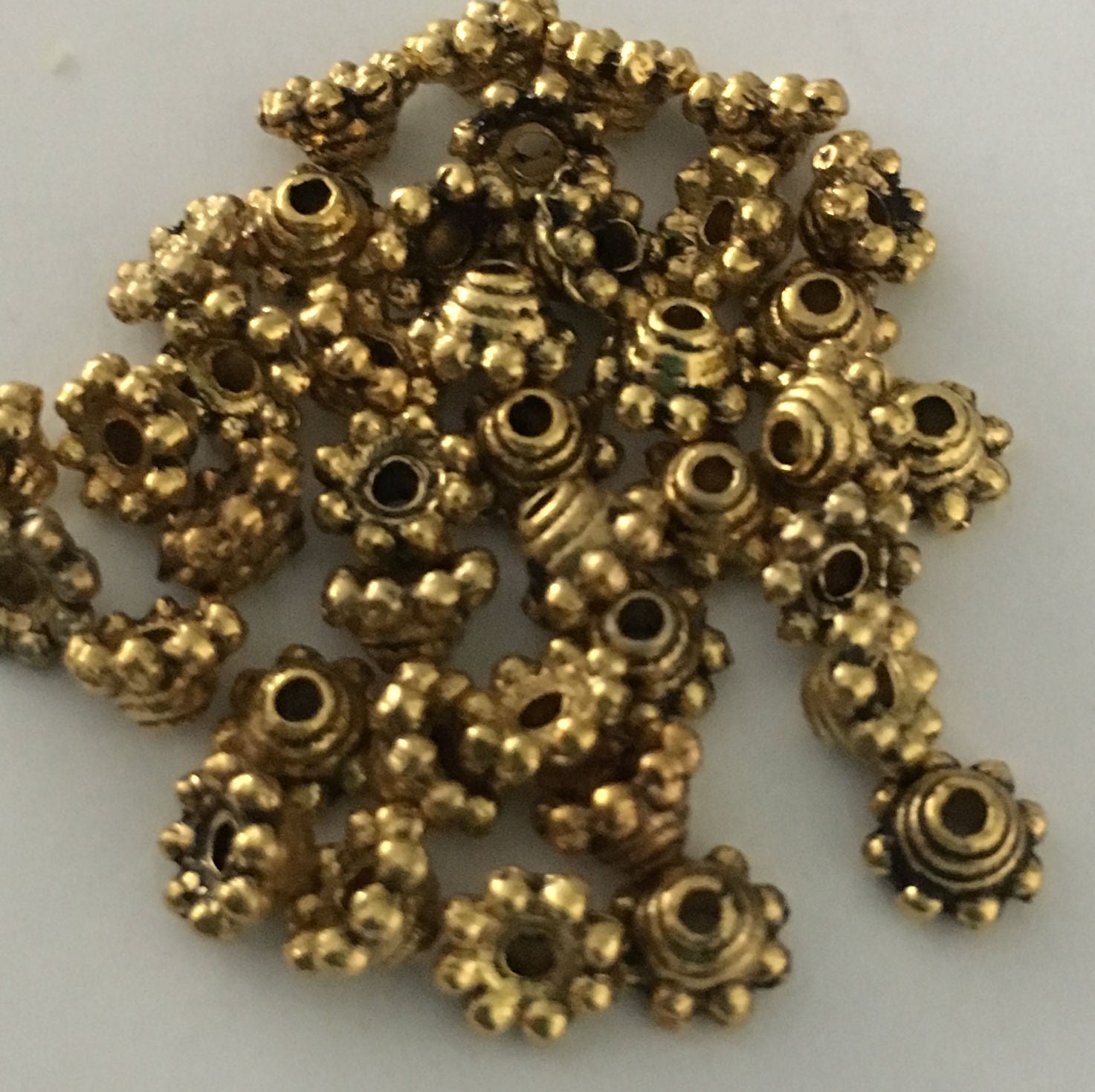 Antique Gold Bead Caps, 5 x 3 mm - 10 Caps –