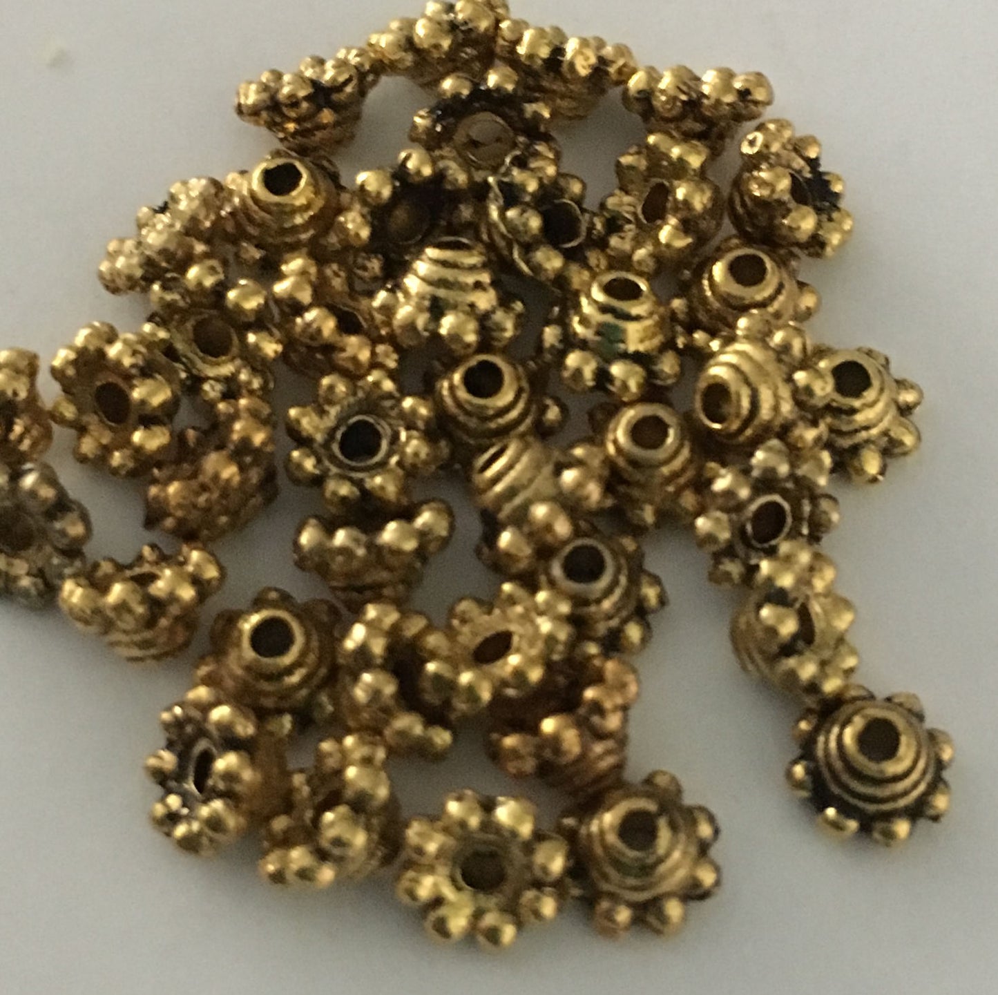 Capuchons de perles en or antique, 5 x 3 mm - 10 capuchons