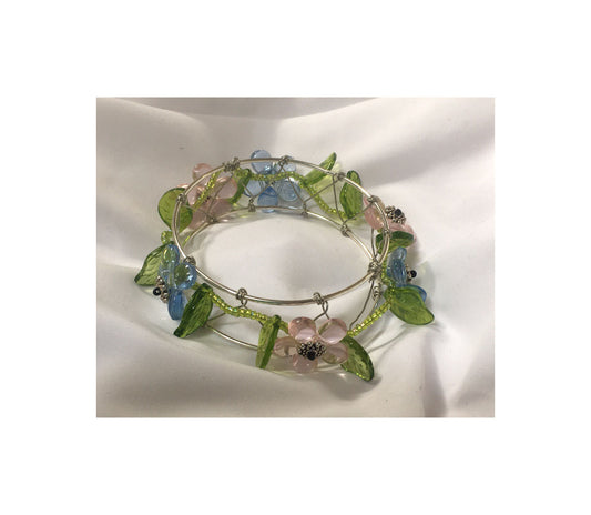Bracelet jonc perlé à fleurs roses et bleues