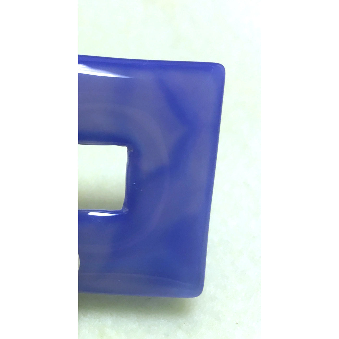 Pierre semi-précieuse agate bleue carrée 40 x 6 mm avec trou carré de 12 mm - 1 pièce