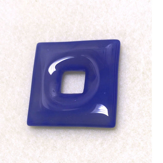 Pierre semi-précieuse agate bleue carrée 40 x 6 mm avec trou carré de 12 mm - 1 pièce