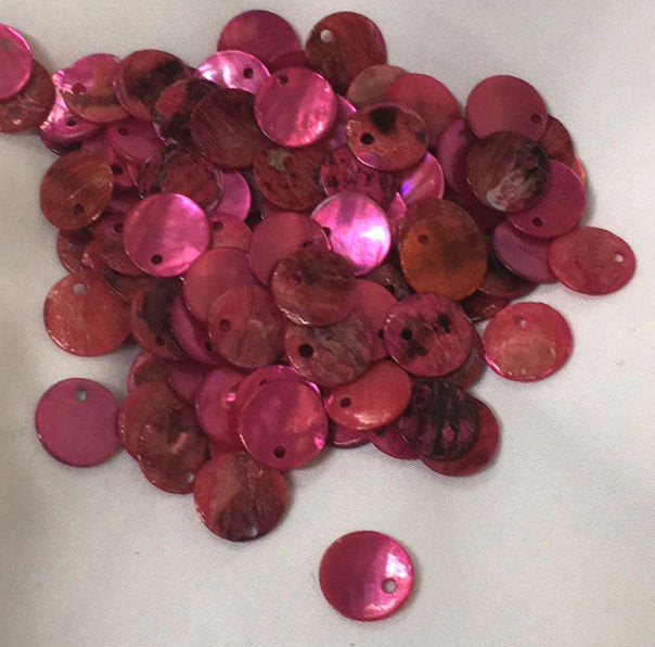 Charmes de pièces de coquillage rose 10 mm - 20 ou 25 charmes