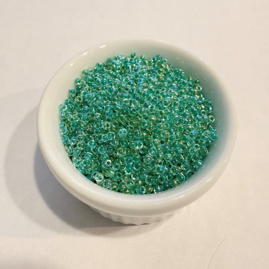 Dyna-Mites™ 11/0 Round Hole Emerald Green Lined Crystal Rainbow 1868SB Seed Beads - 5 gm