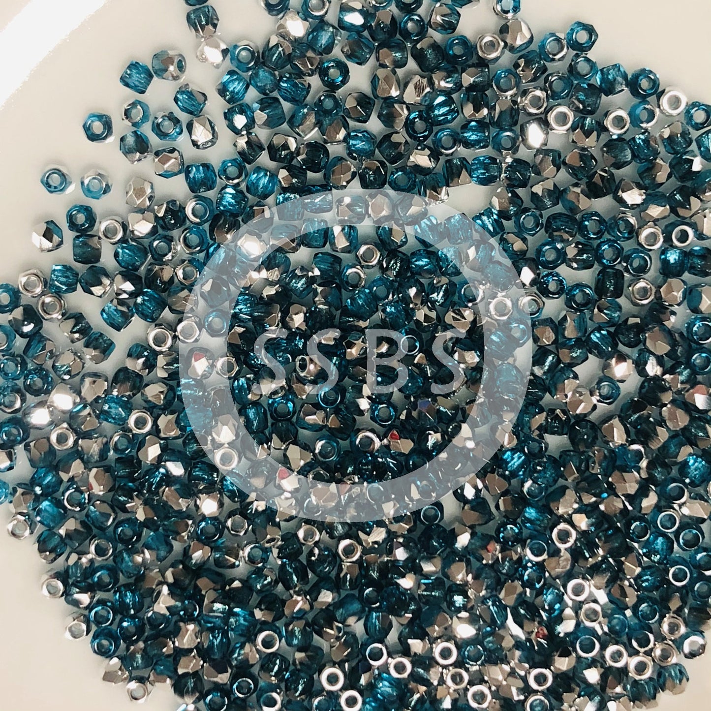 Czech Fire Polish FPR0260020-27001 Véritables perles de cristal Aqua Labrador de 2 mm - 50 perles