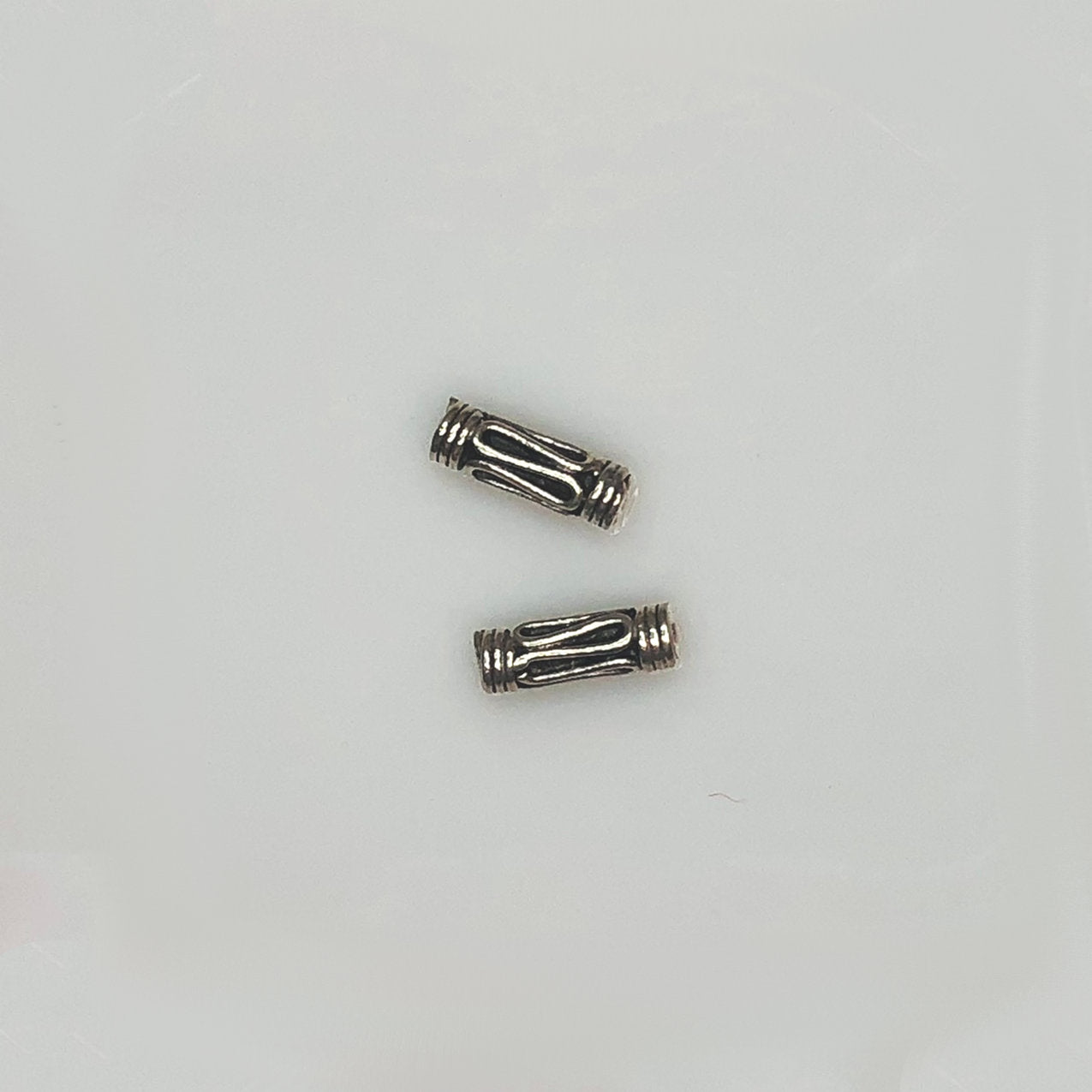 Perles en tube de métal Bali argent antique, 12 x 4 mm - 2 perles