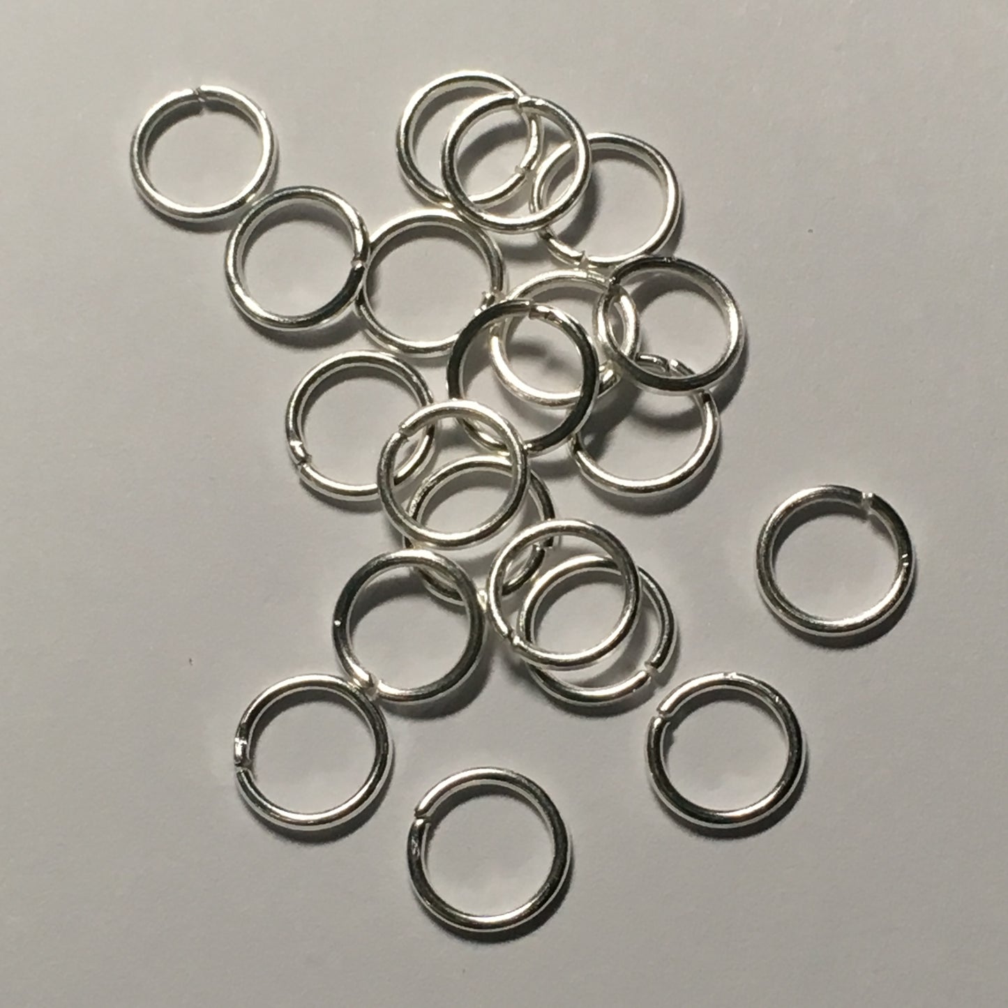 6 mm 21-Gauge Bright Silver Unsoldered Split 0.71 mm Plated Iron Jump Rings - 20 Rings