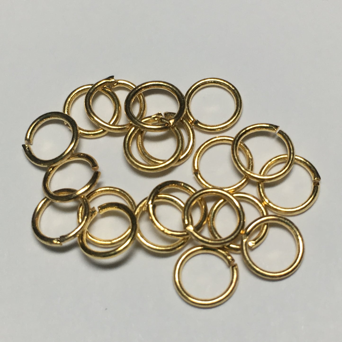 6 mm 20-Gauge Gold Unsoldered Split 0.8 mm Plated Iron Jump Rings - 20 Rings