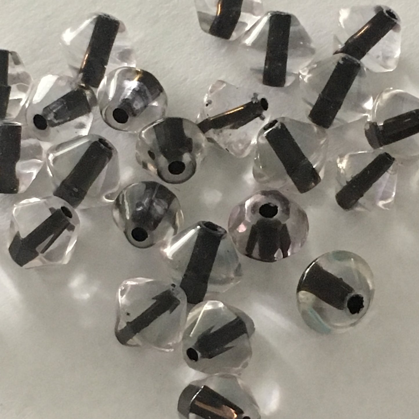 Perles Bicone doublées noires en verre transparent, 7 x 8,5 - 15 ou 20 perles