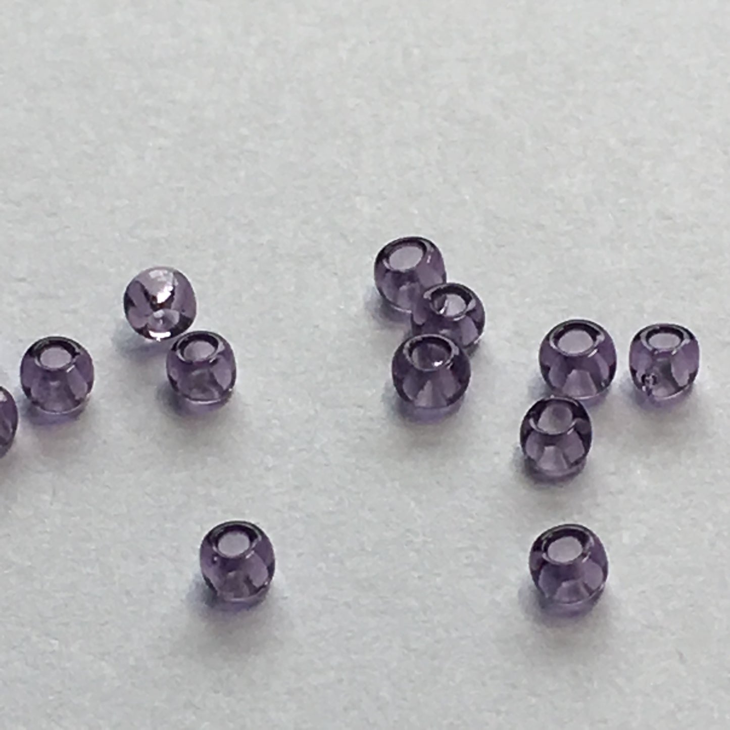 TOHO TR-11-19 Perles de rocaille transparentes violet clair 11/0, 5 g