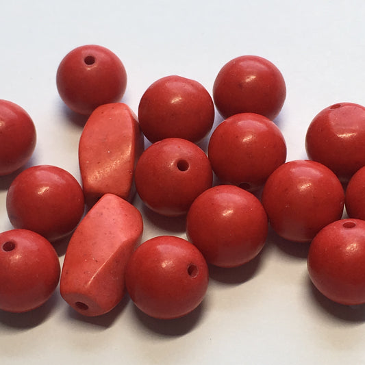 Red Stone Twist 14 x 8 mm (3) and 10 mm Round Beads (14)