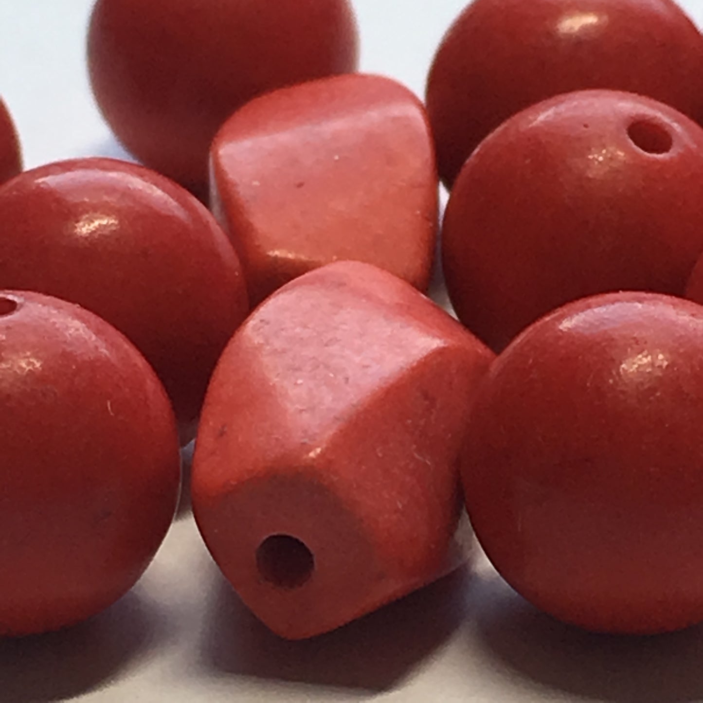 Red Stone Twist 14 x 8 mm (3) and 10 mm Round Beads (14)