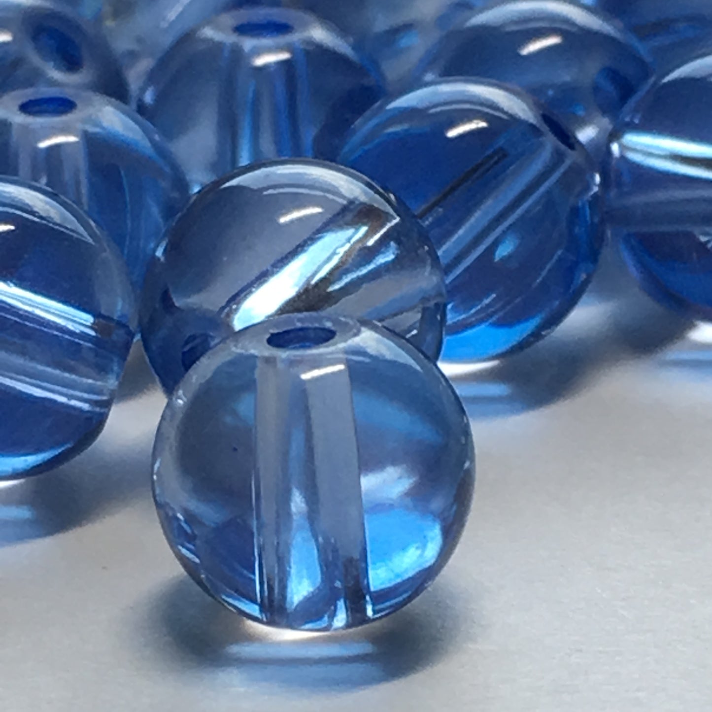 Transparent Blue Glass Round Beads, 8 mm - 32 Beads
