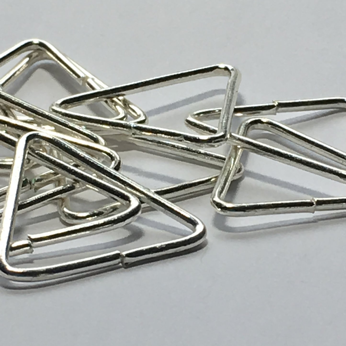 Bright Silver Triangle Split Links, 22 mm  - 12 Links