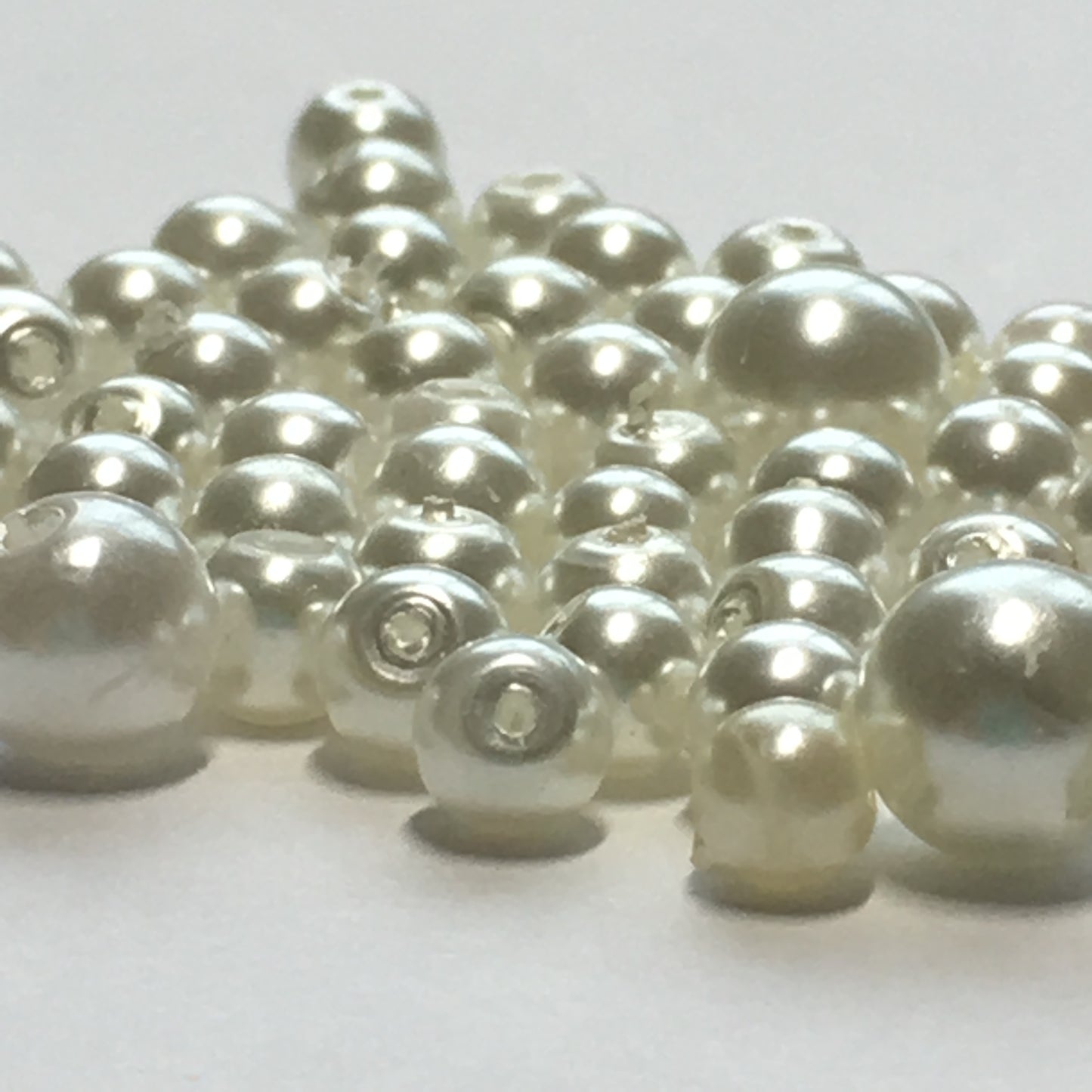White Round Acrylic Pearls, 4 mm and 6 mm - 69 Beads