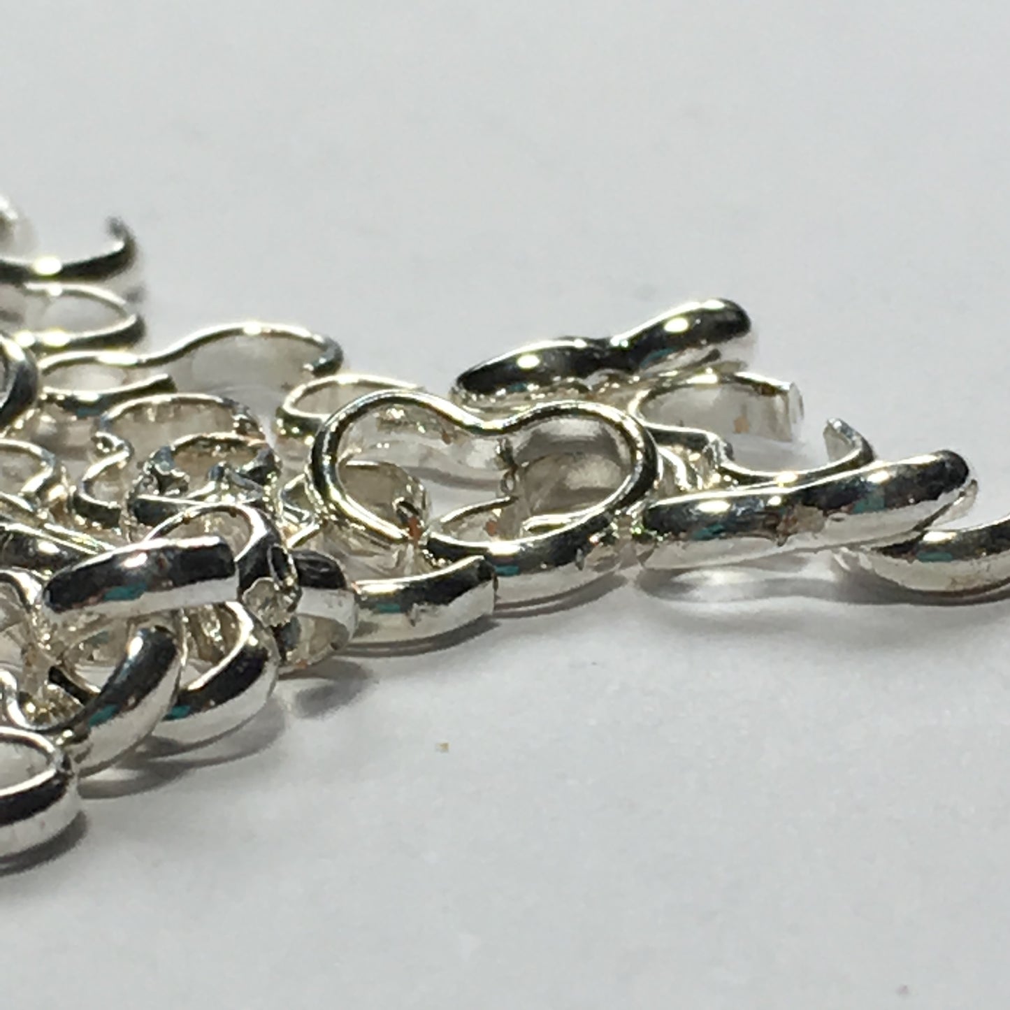 Bright Silver Chain Link Connectors, 7 mm  - 27 Links