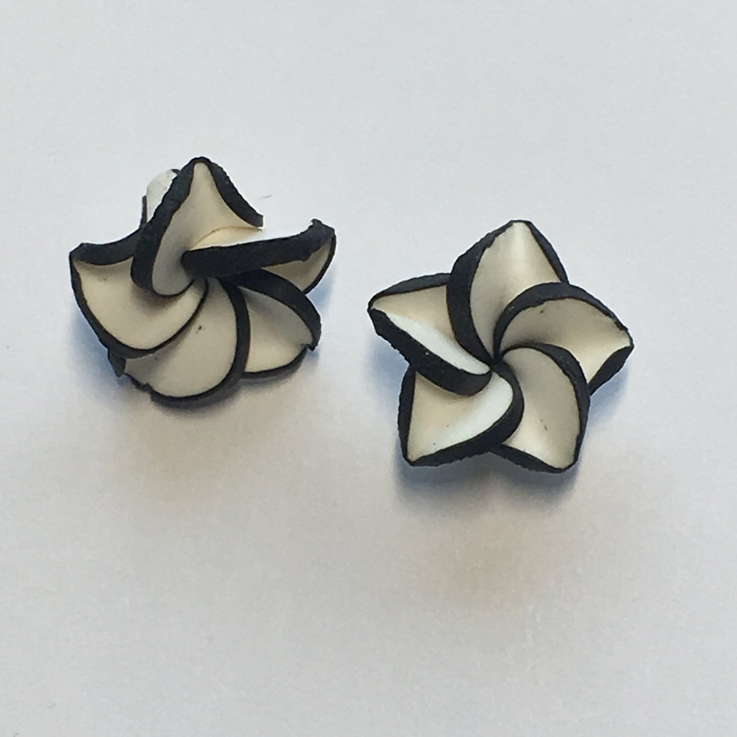 Black and White Polymer Clay Flower Beads, 8 x 10 mm - 2 Beads