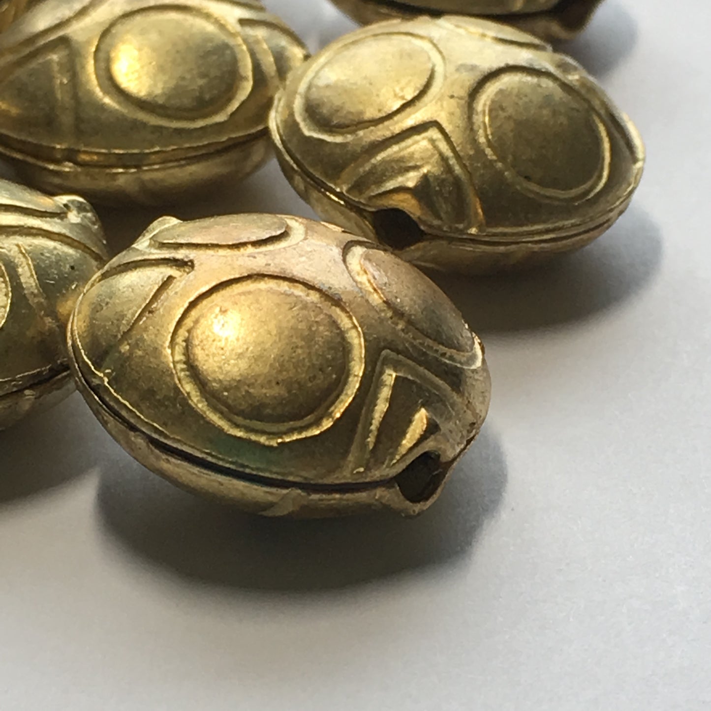 Gold Heavy Metal Clam Shell Beads, Paintable, 19 x 10 mm - 18 Beads