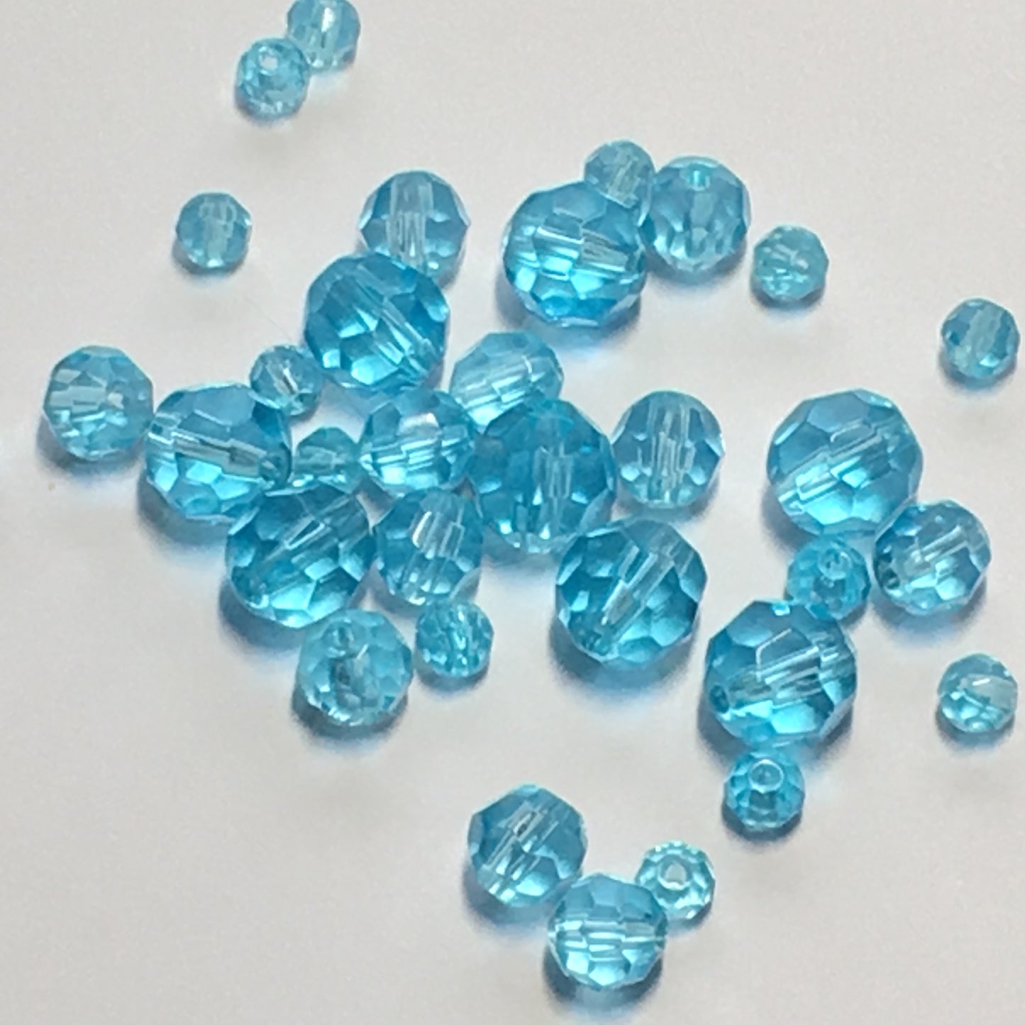 Transparent Aqua Blue Glass Faceted Round Beads for Bracelet, 4-8 mm, 33 Beads