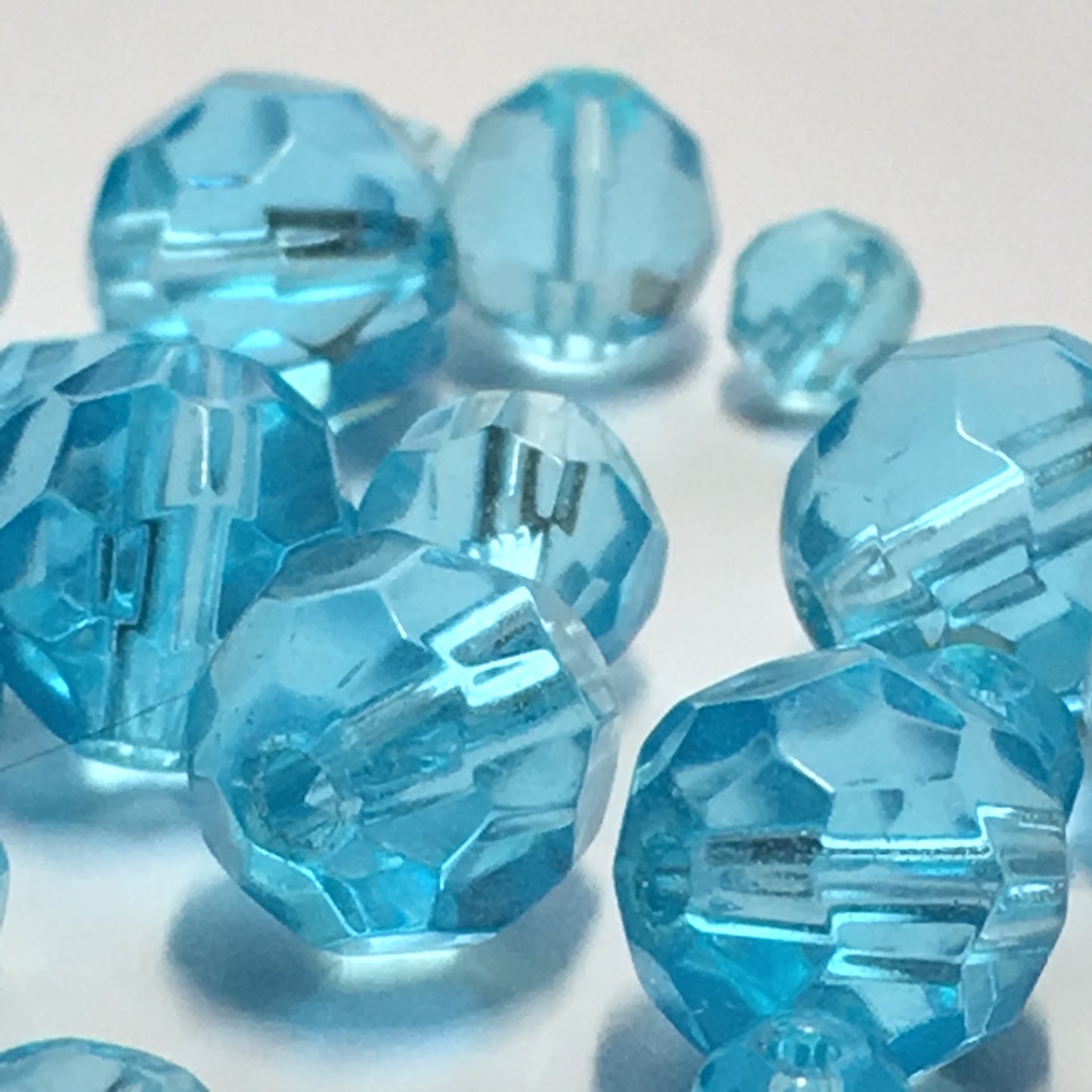 Transparent Aqua Blue Glass Faceted Round Beads for Bracelet, 4-8 mm, 33 Beads