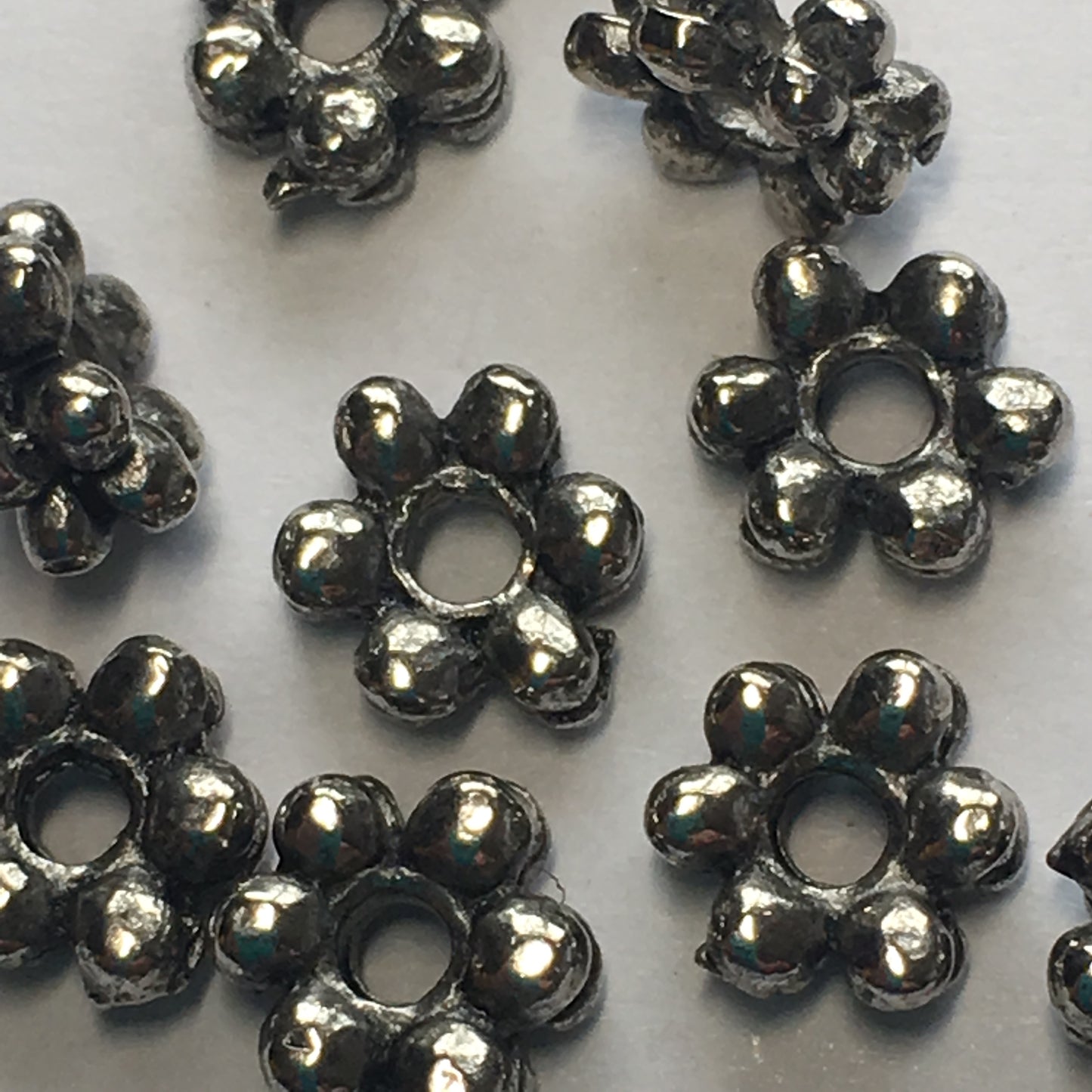 Antique Silver Daisy Spacer Beads, 7 x 2 mm - 12 Beads