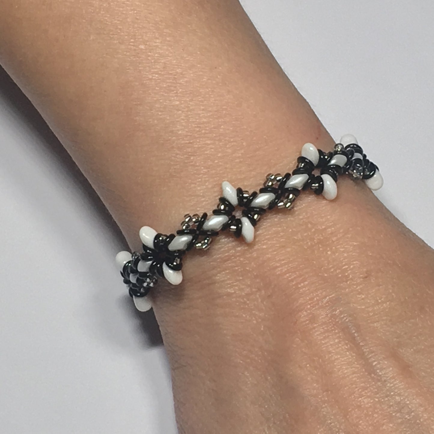 Oh, My Stars Bracelet Black / White / Silver PDF Tutorial/Instructions