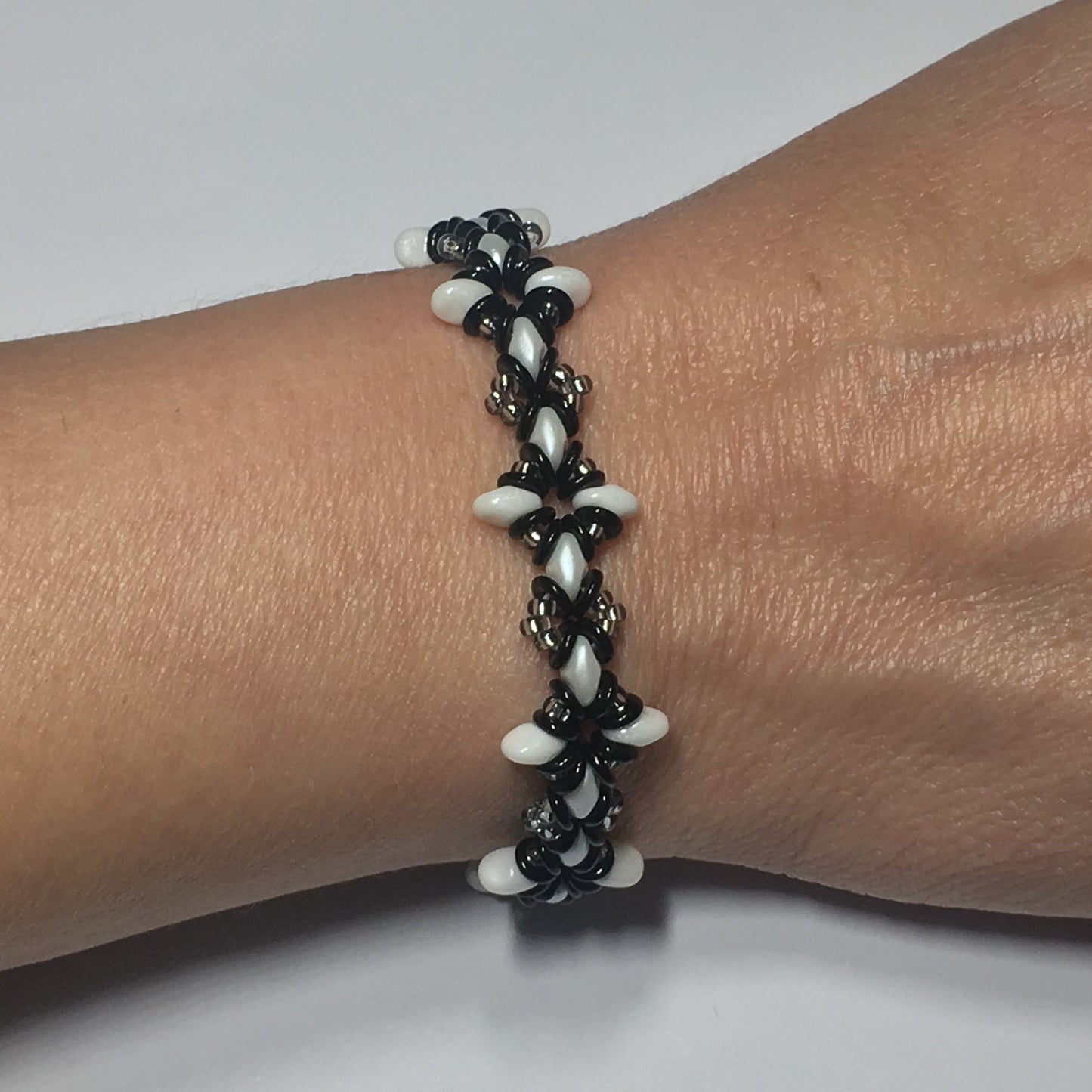 Oh, My Stars Bracelet Black / White / Silver PDF Tutorial/Instructions